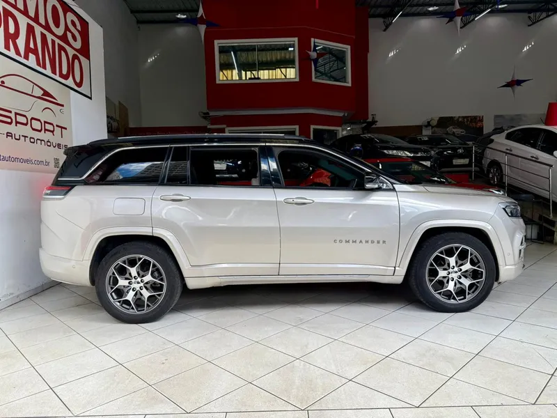 Jeep Commander Dourado