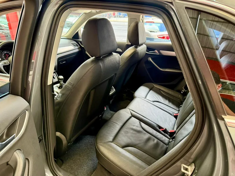 Audi Q3 Cinza