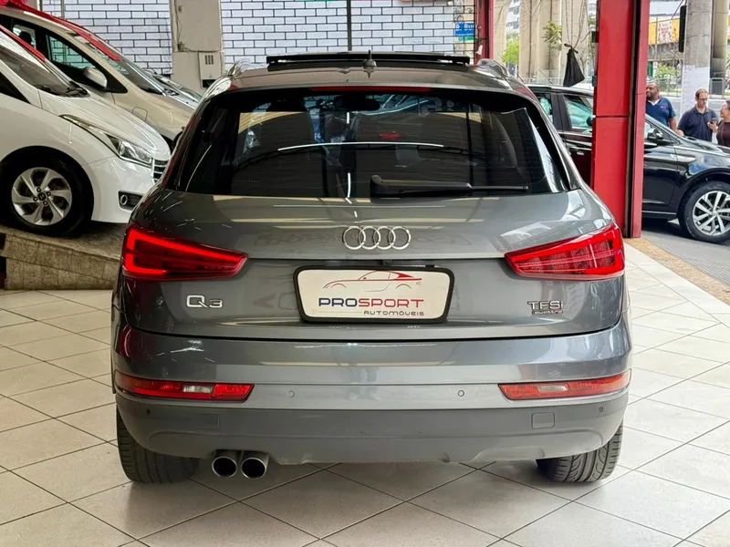 Audi Q3 Cinza