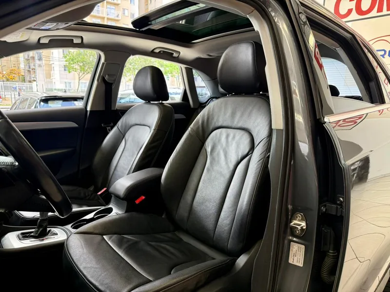 Audi Q3 Cinza