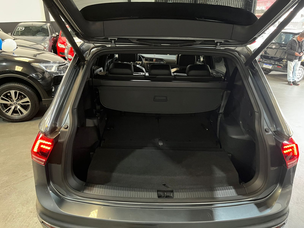 Volkswagen Tiguan Cinza