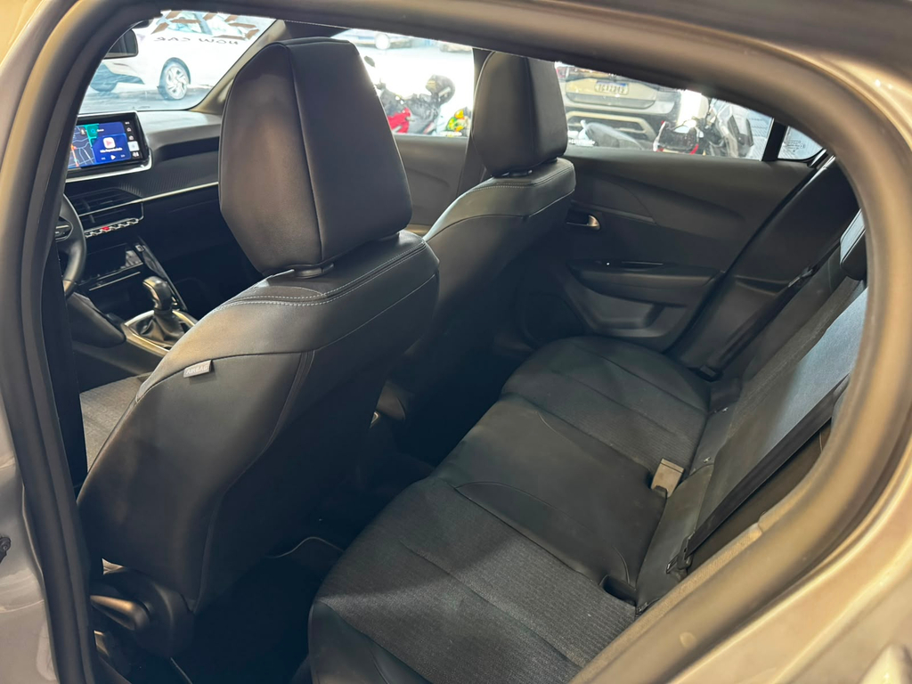 Peugeot 208 Cinza