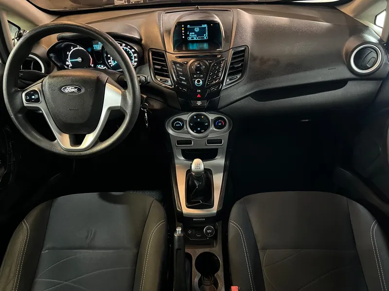 Ford Fiesta Sedan Branco