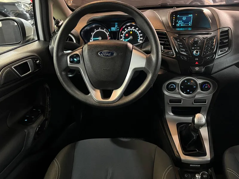 Ford Fiesta Sedan Branco