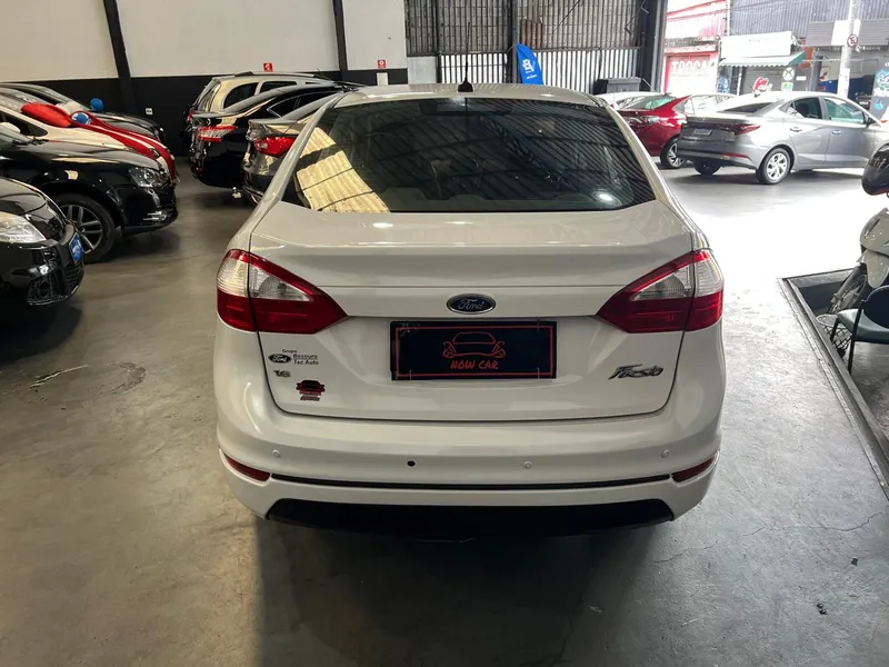 Ford Fiesta Sedan Branco