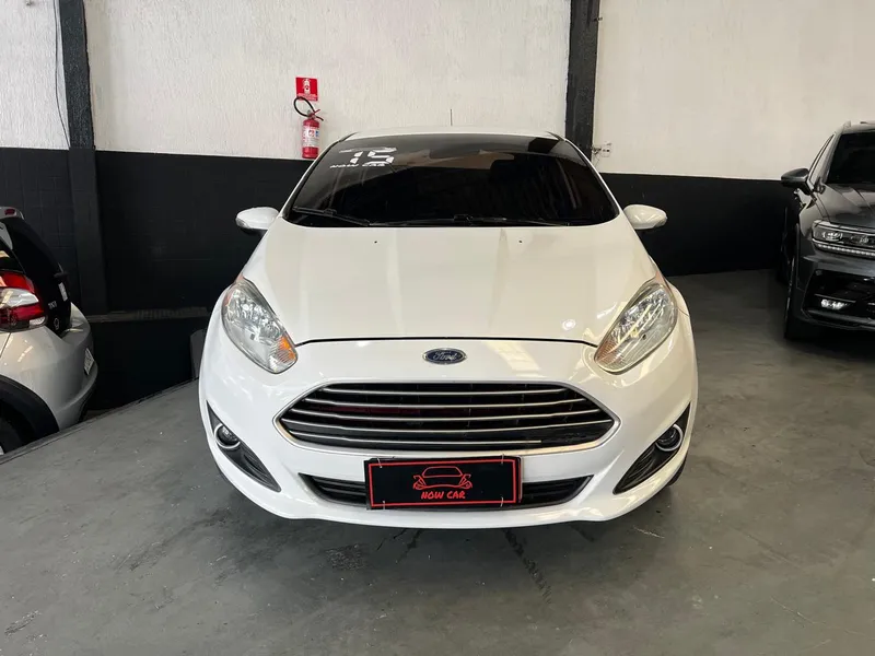Ford Fiesta Sedan Branco