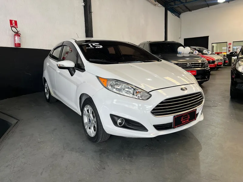 Ford Fiesta Sedan Branco