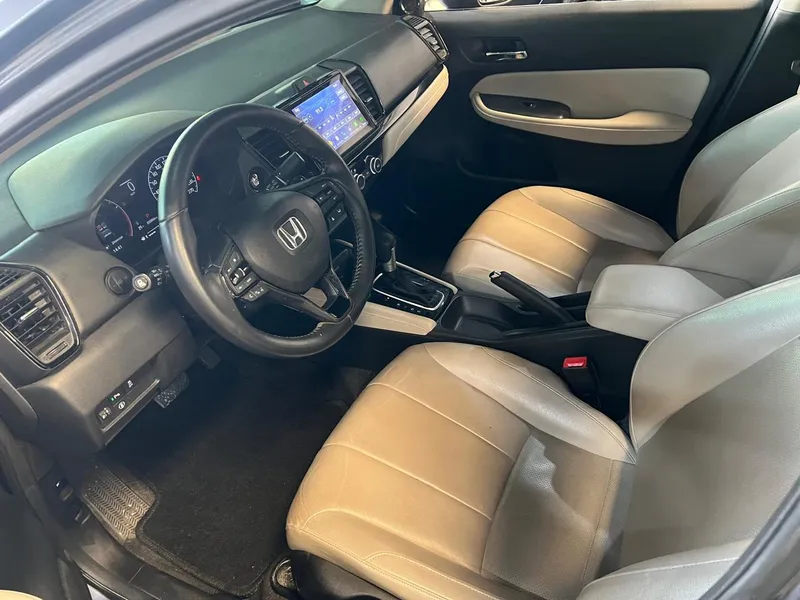 Honda City Cinza