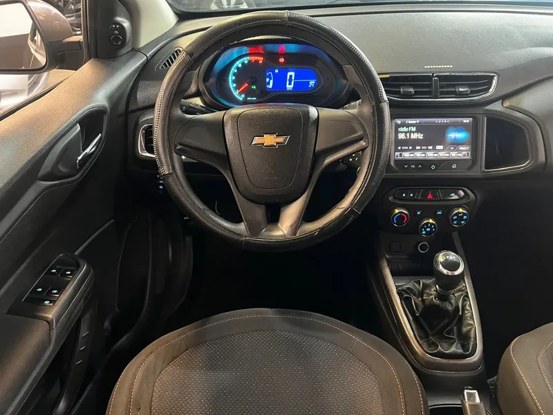 Chevrolet Onix Cinza
