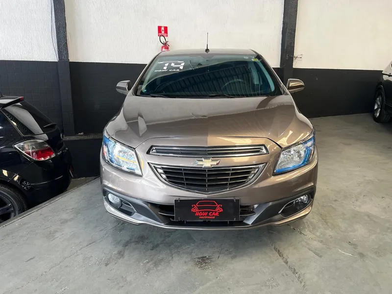 Chevrolet Onix Cinza