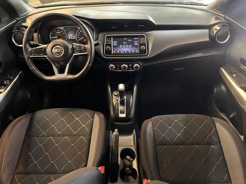 Nissan Kicks Cinza