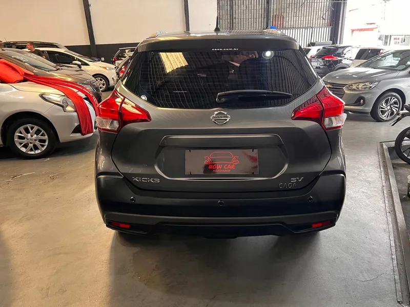 Nissan Kicks Cinza