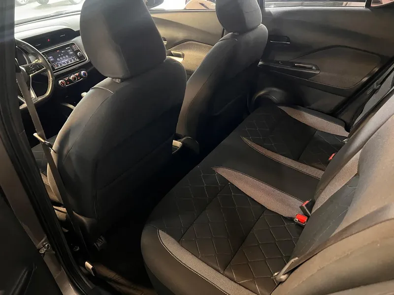 Nissan Kicks Cinza