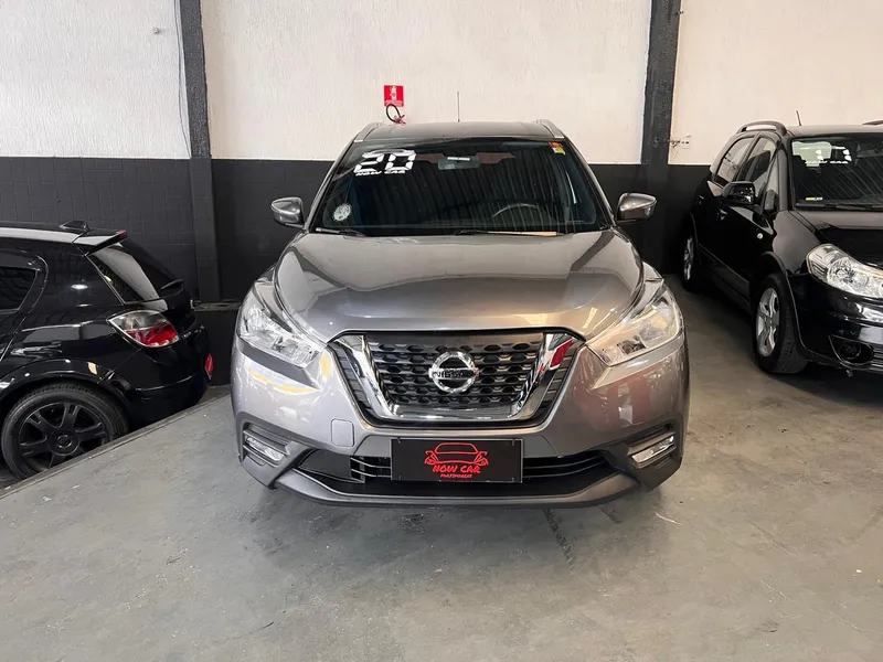Nissan Kicks Cinza