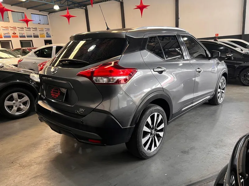 Nissan Kicks Cinza