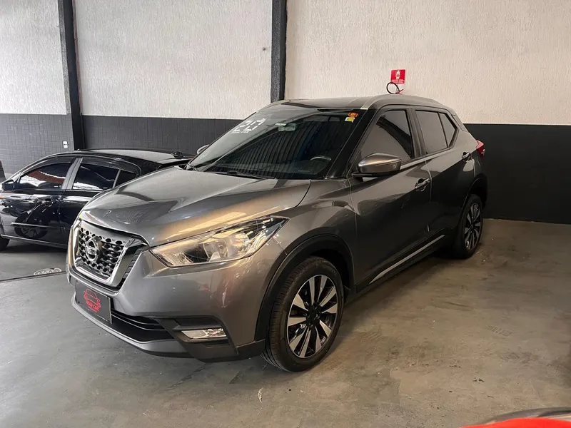 Nissan Kicks Cinza