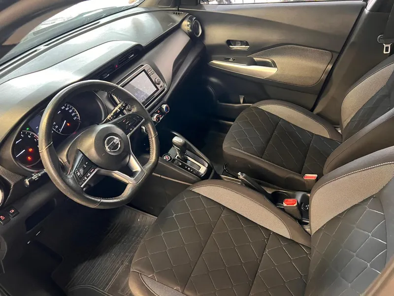 Nissan Kicks Cinza