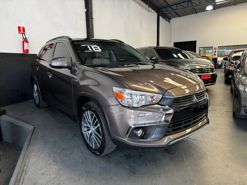 Mitsubishi ASX Marrom