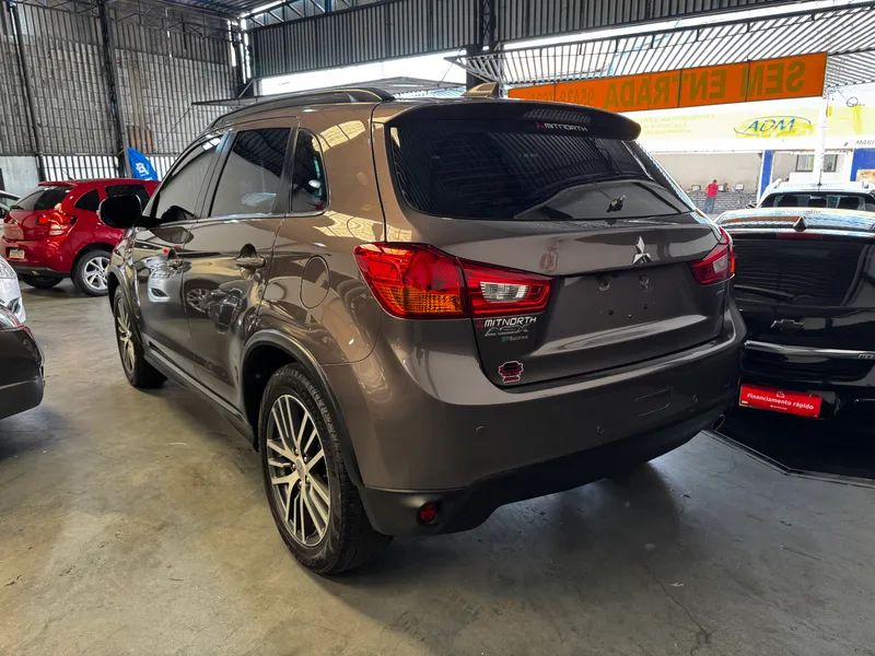 Mitsubishi ASX Marrom