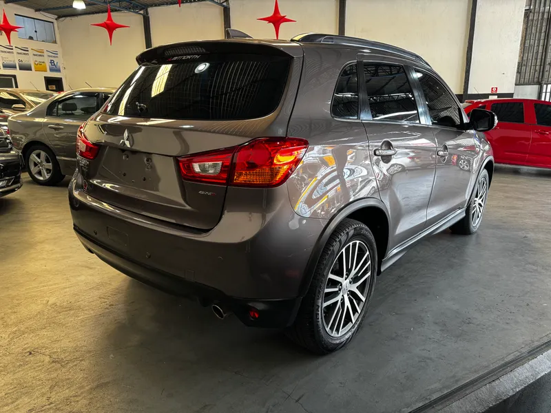 Mitsubishi ASX Marrom