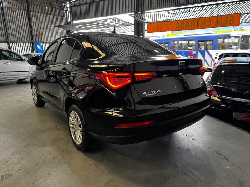 Fiat Cronos Preto