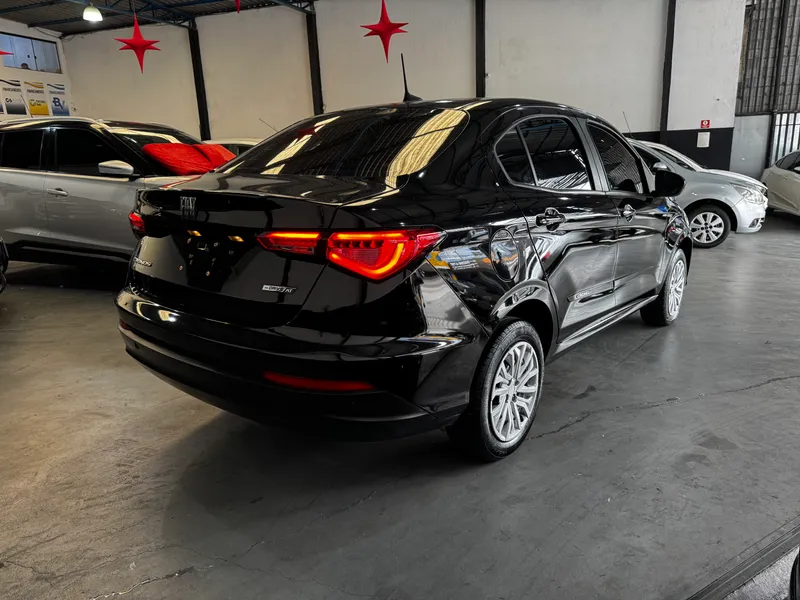 Fiat Cronos Preto