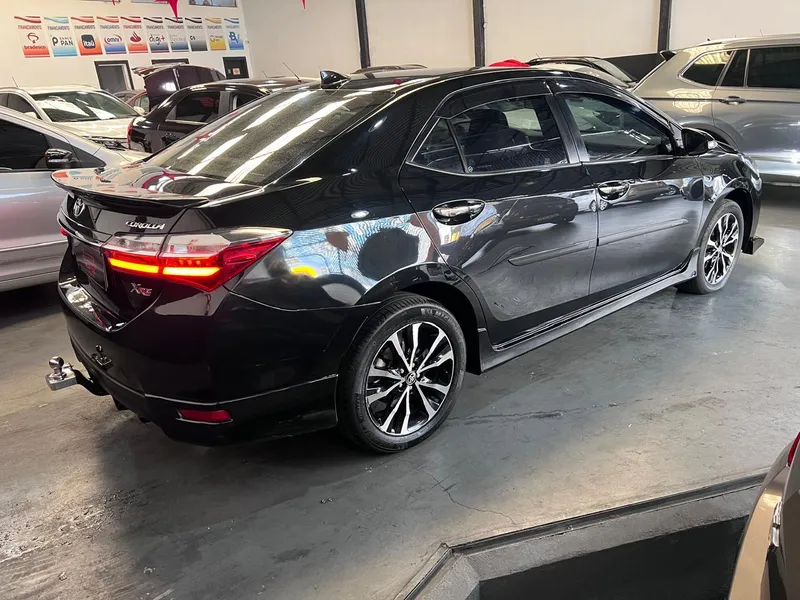 Toyota Corolla Preto