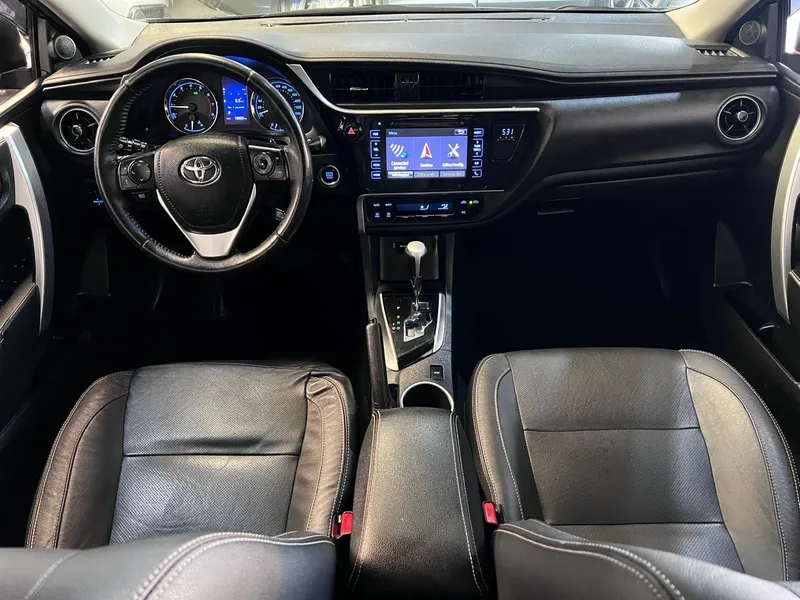 Toyota Corolla Preto