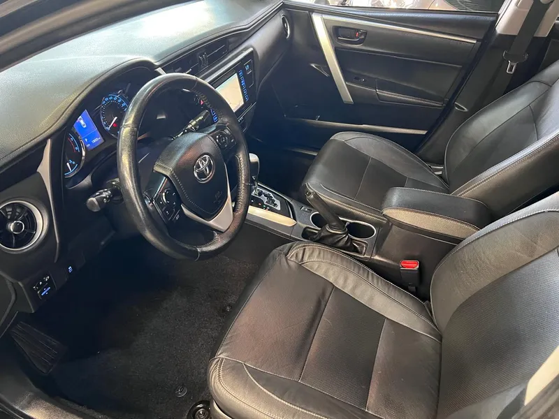 Toyota Corolla Preto