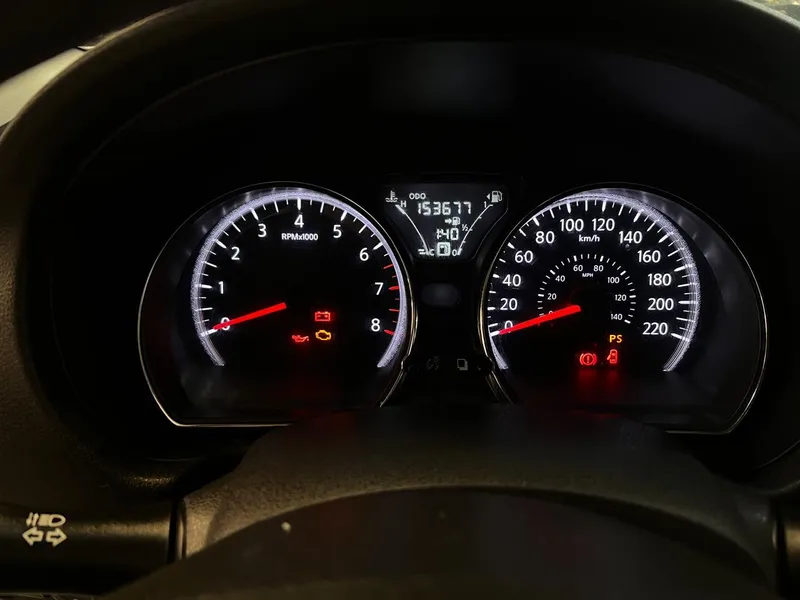 Nissan Versa Branco