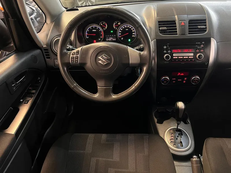 Suzuki SX4 Preto
