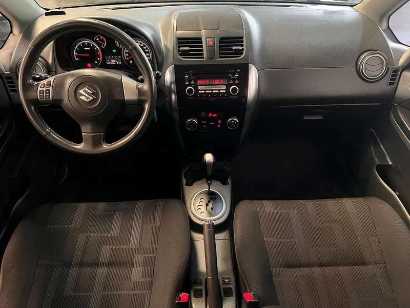 Suzuki SX4 Preto