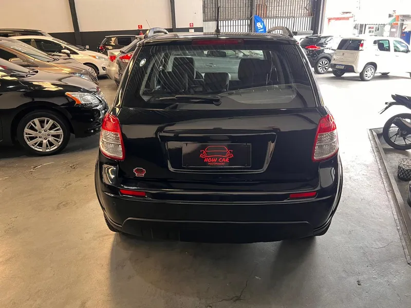 Suzuki SX4 Preto