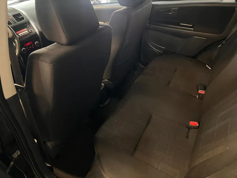 Suzuki SX4 Preto