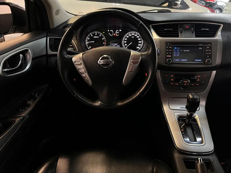 Nissan Sentra Prata