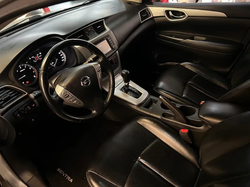 Nissan Sentra Prata