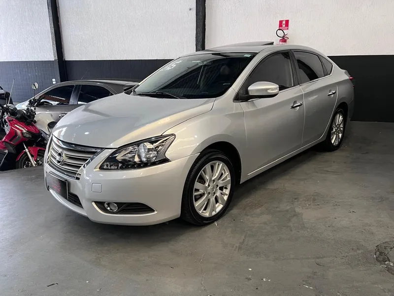 Nissan Sentra Prata