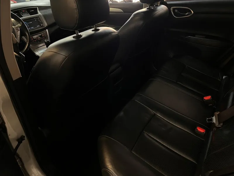 Nissan Sentra Prata
