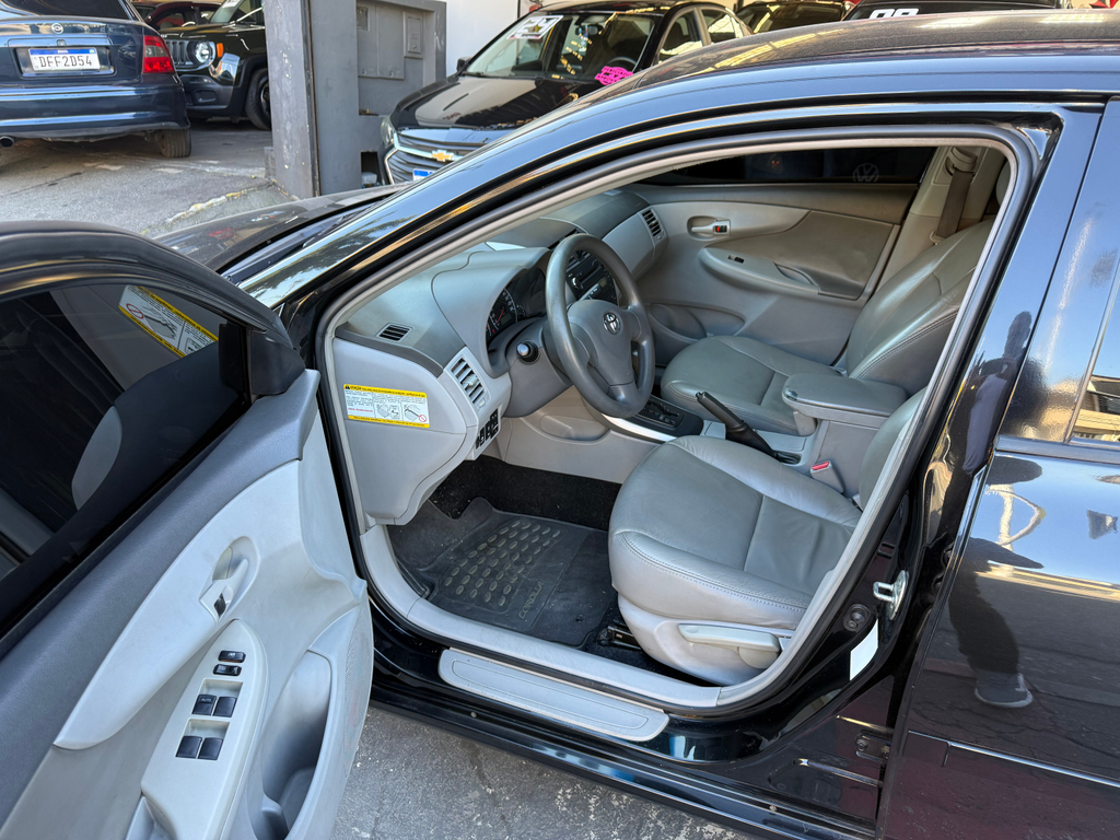 Toyota Corolla Preto