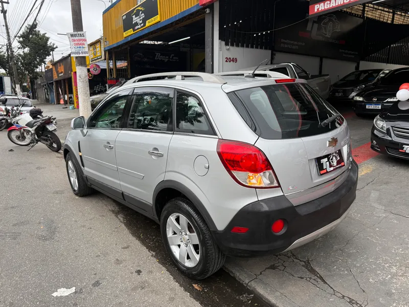Chevrolet Captiva Prata