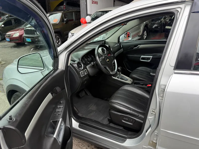Chevrolet Captiva Prata
