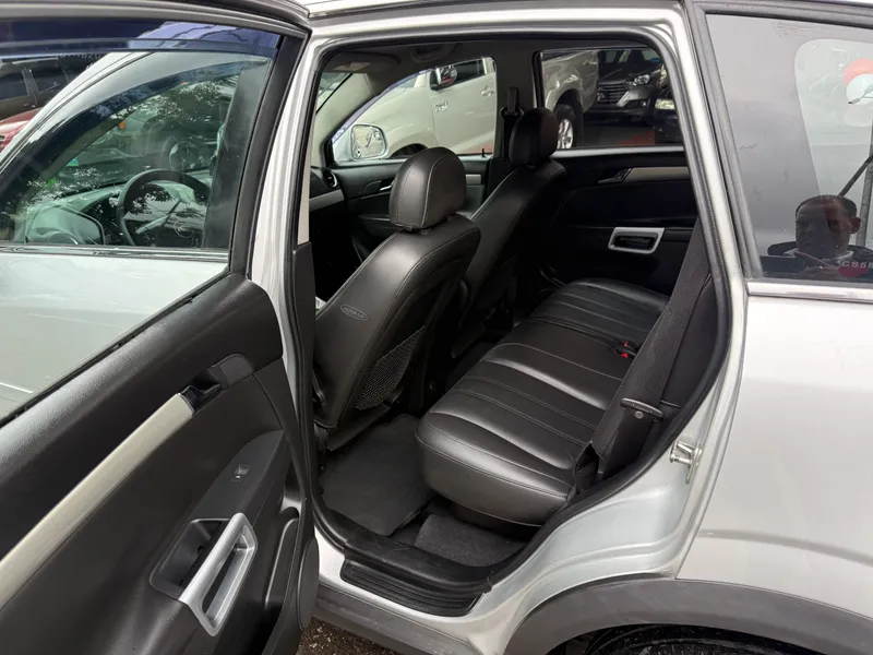 Chevrolet Captiva Prata