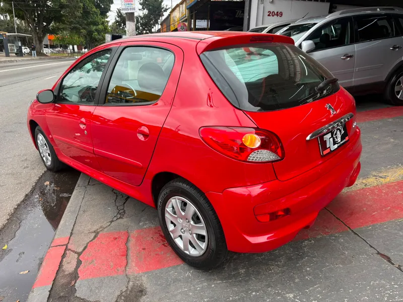 Peugeot 207 Vermelho