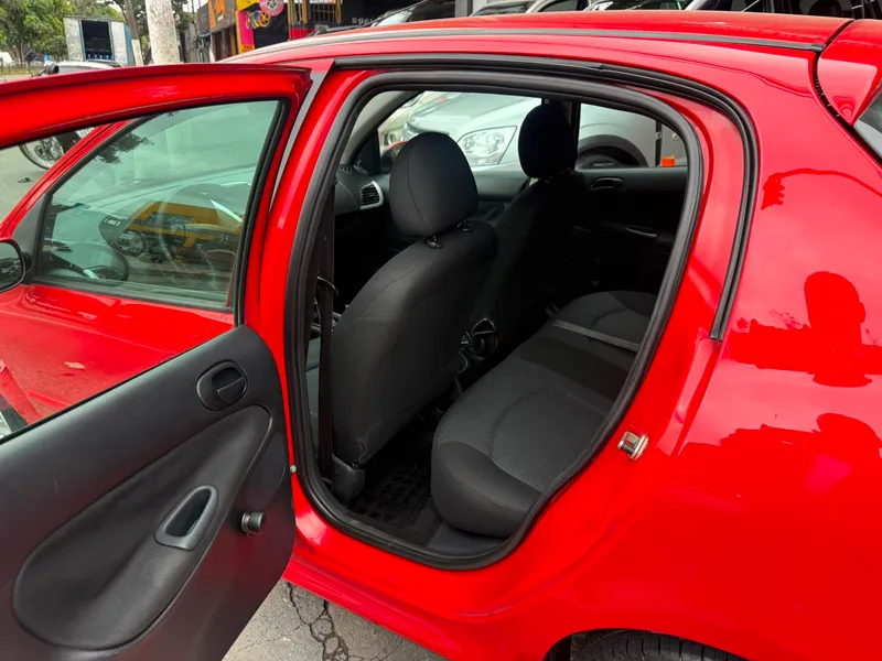 Peugeot 207 Vermelho