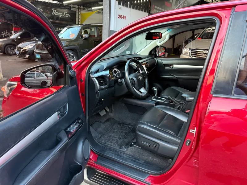 Toyota Hilux Cabine Dupla Vermelho