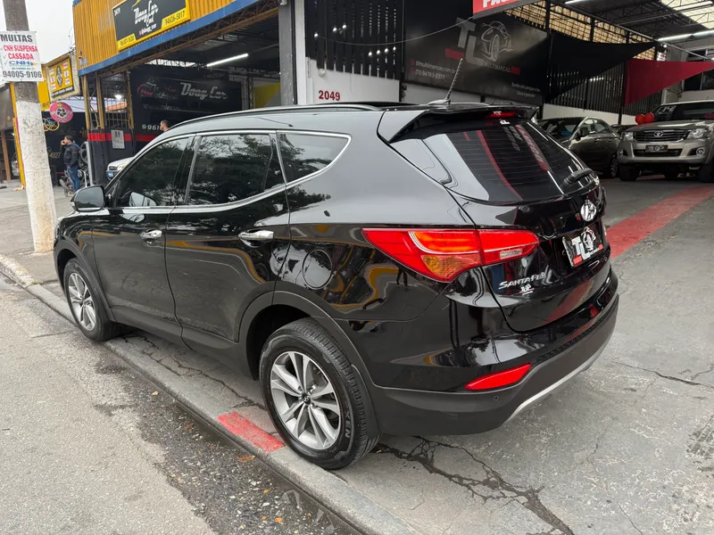 Hyundai Santa Fe Preto