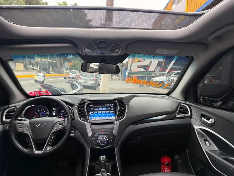 Hyundai Santa Fe Preto