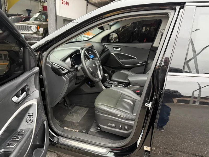 Hyundai Santa Fe Preto