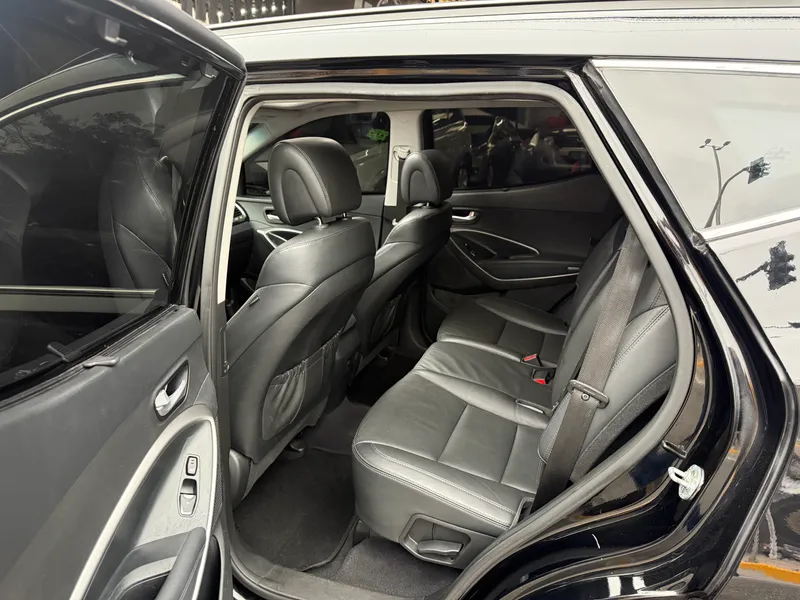 Hyundai Santa Fe Preto