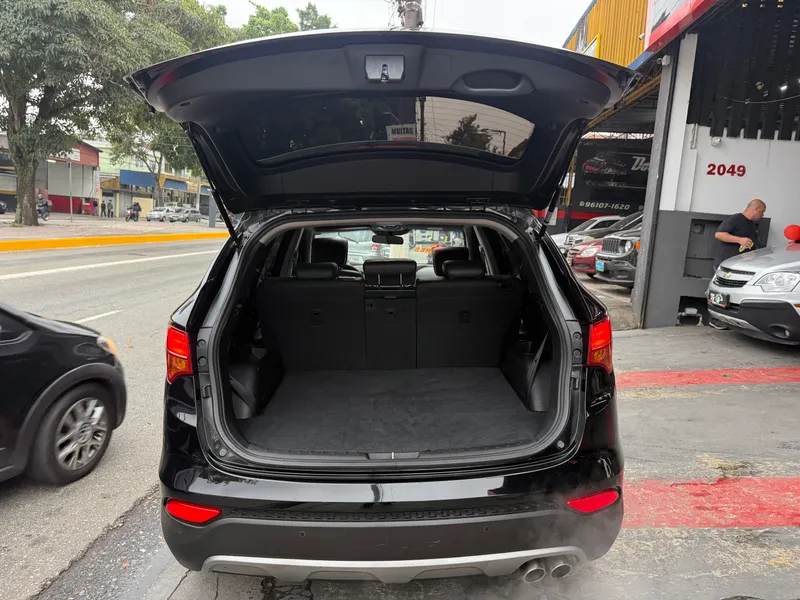 Hyundai Santa Fe Preto